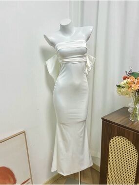 Elegant White Strapless Mermaid Dress